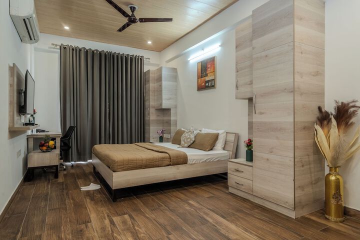 Room 7 of 25