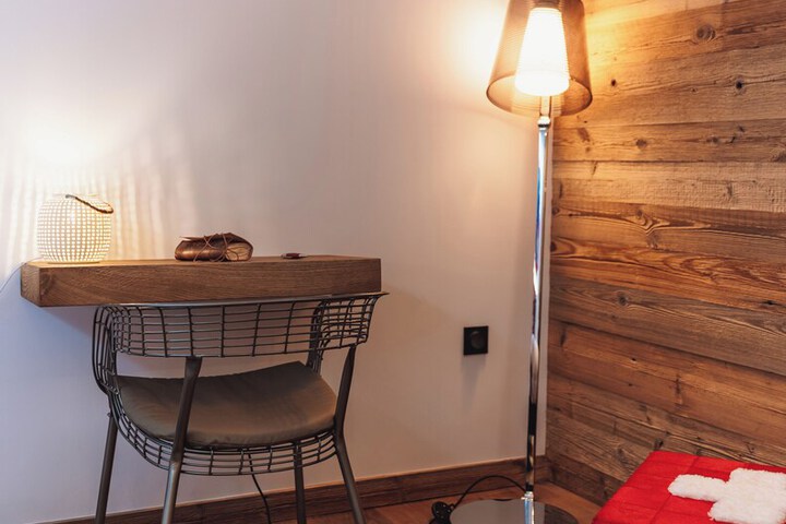 Room 5 of 43