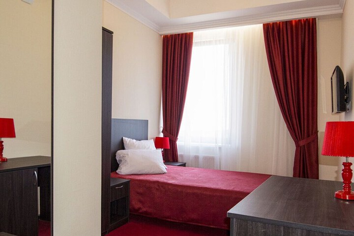 Room 4 of 60