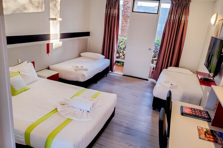 Room 46 of 100