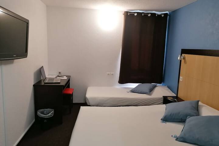 Room 14 of 36