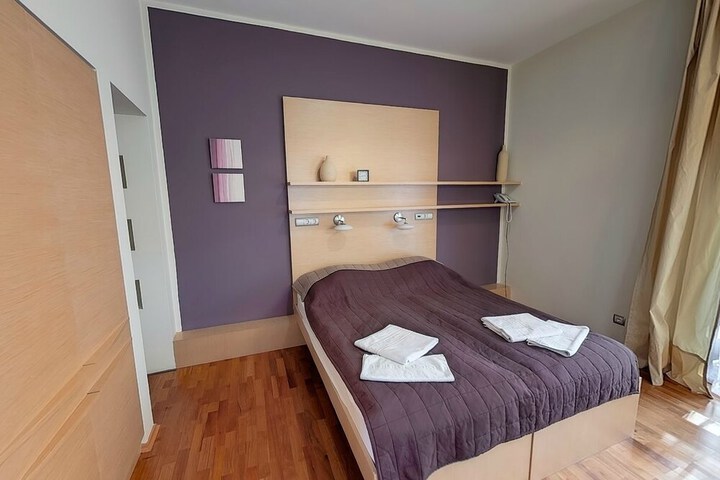 Room 15 of 98