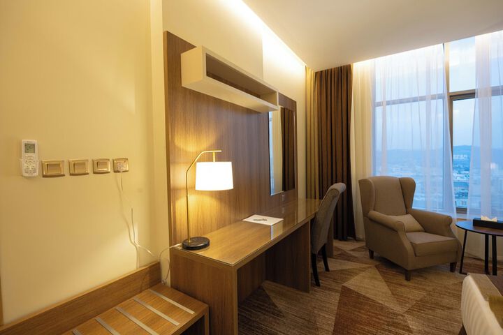 Room 50 of 64