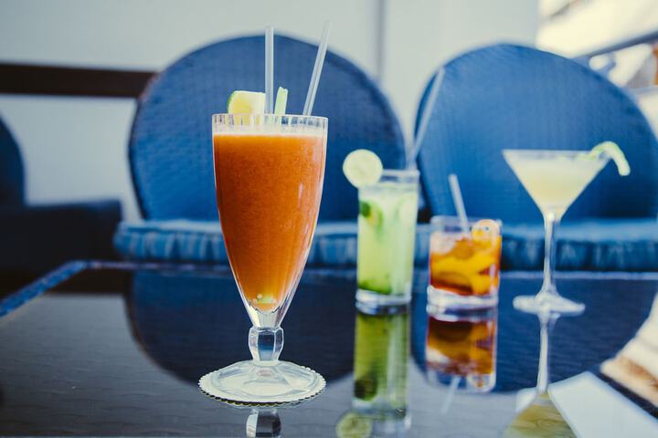 Lounge 48 of 78