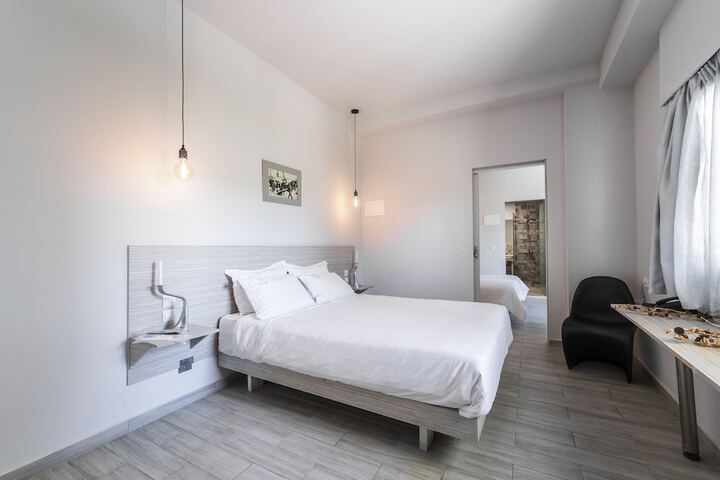 Room 8 of 27