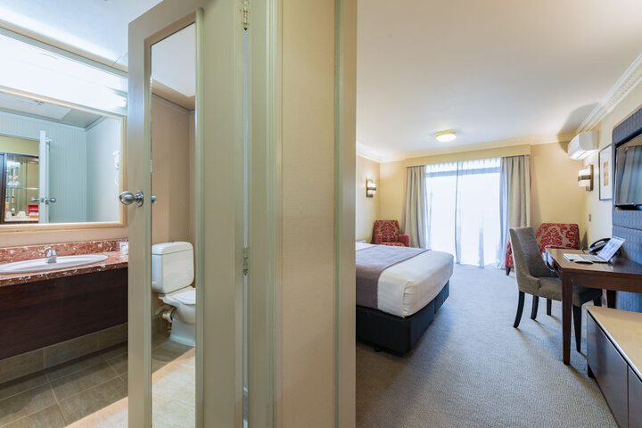 Room 40 of 69