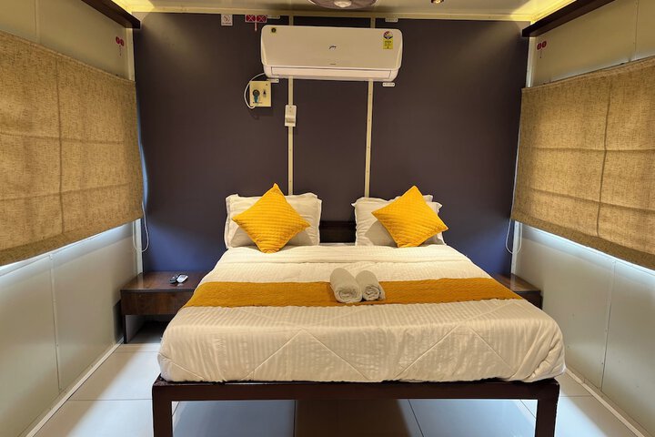 Room 7 of 28