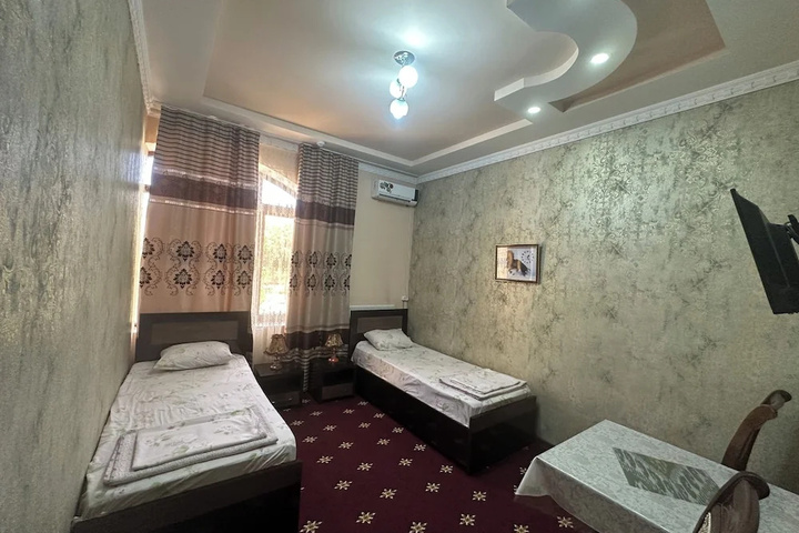 Room 2 of 3