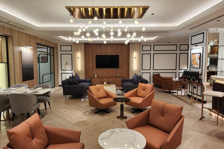 Lounge 56 of 68
