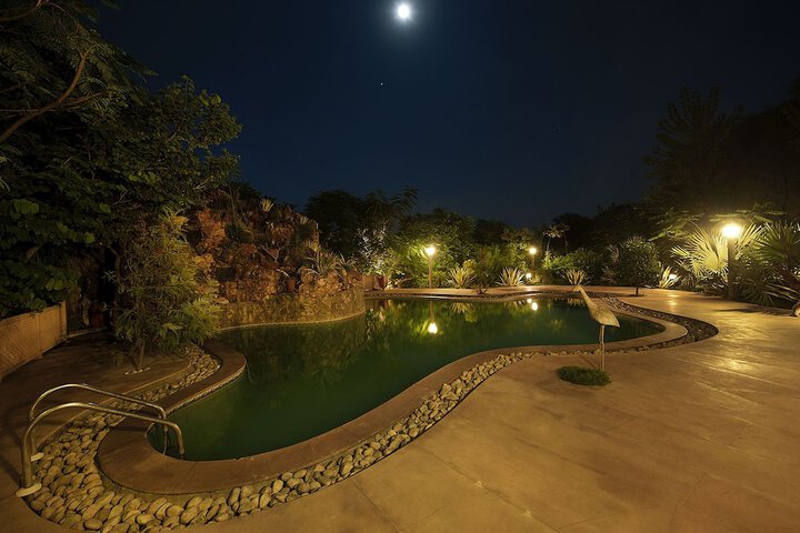 Hotel Pool