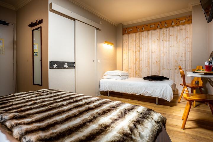 Room 8 of 43
