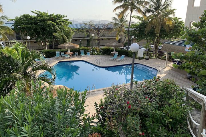 Pool 51 of 58