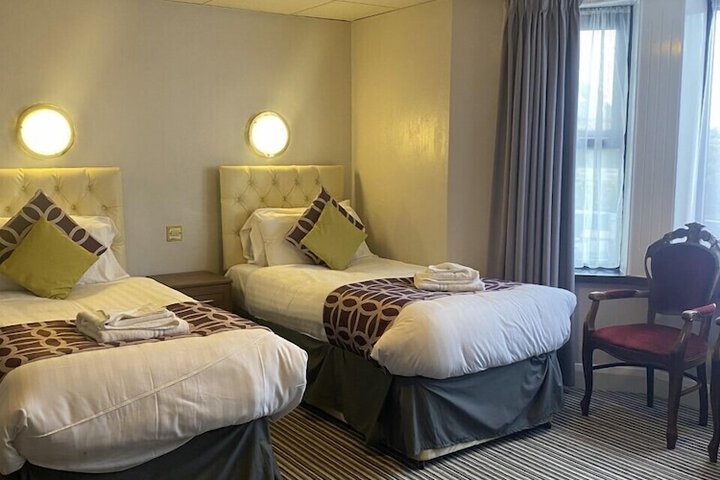 Room 47 of 102