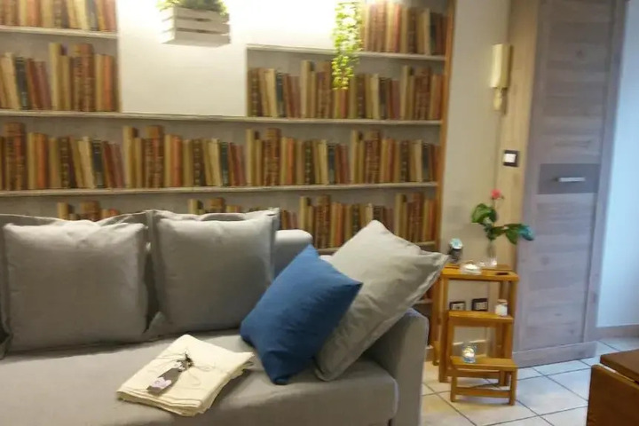 Room 7 of 10
