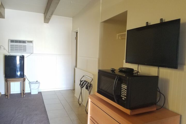 Room 2 of 13
