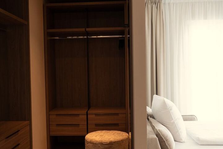 Room 90 of 165
