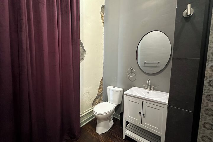 Room 43 of 76