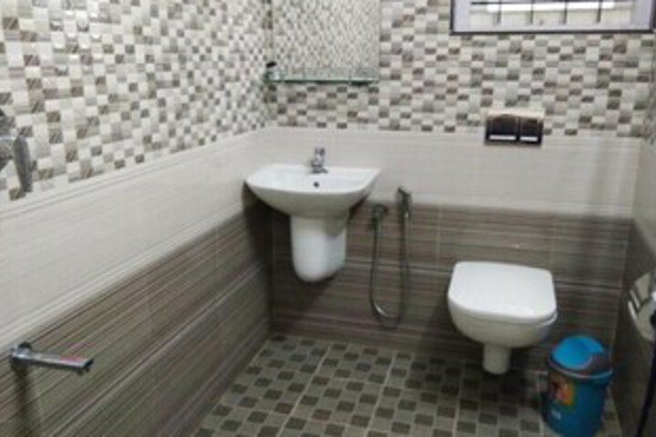 Room 8 of 49