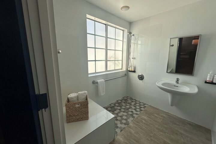 Room 42 of 59