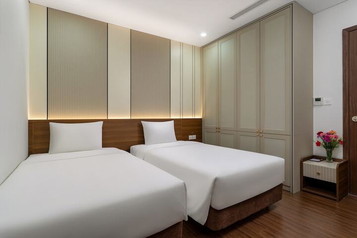 Room 6 of 42
