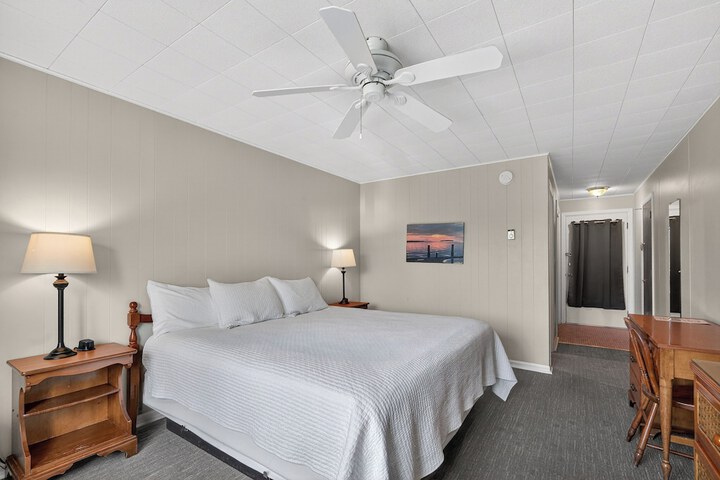 Room 14 of 38