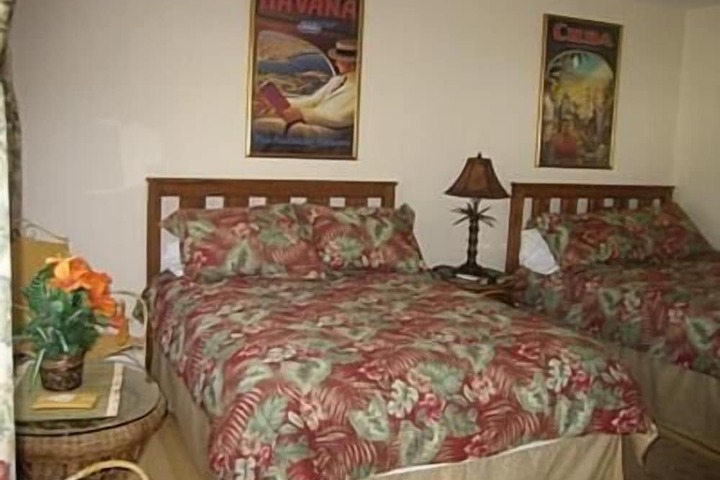 Room 8 of 18