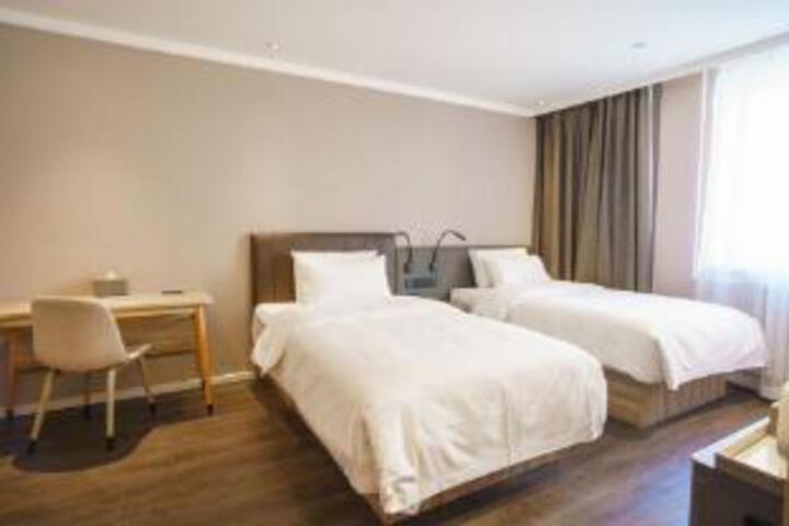 Room 21 of 22
