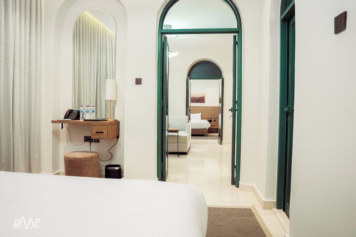 Room 3 of 79