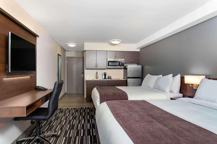 1 Queen Bed (23 of 34)