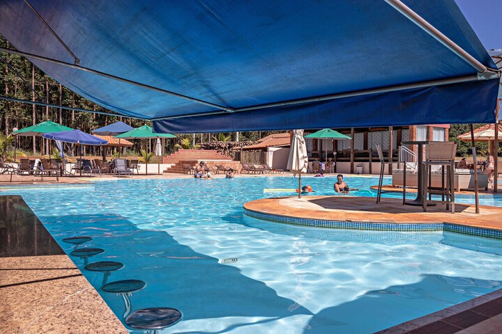 Pool 42 of 141