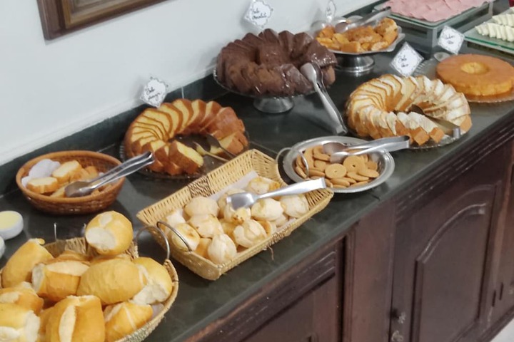 Dining 11 of 21