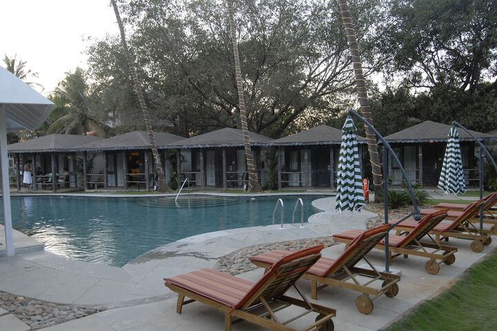 Hotel with Pool