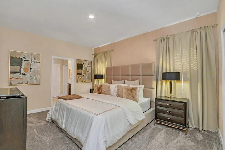 Room 4 of 35