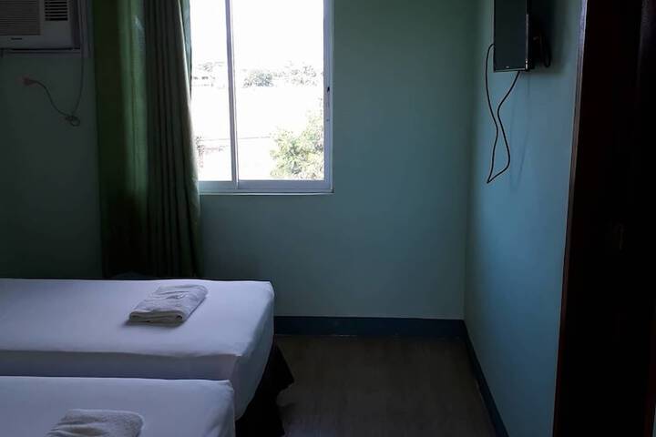 Room 4 of 26