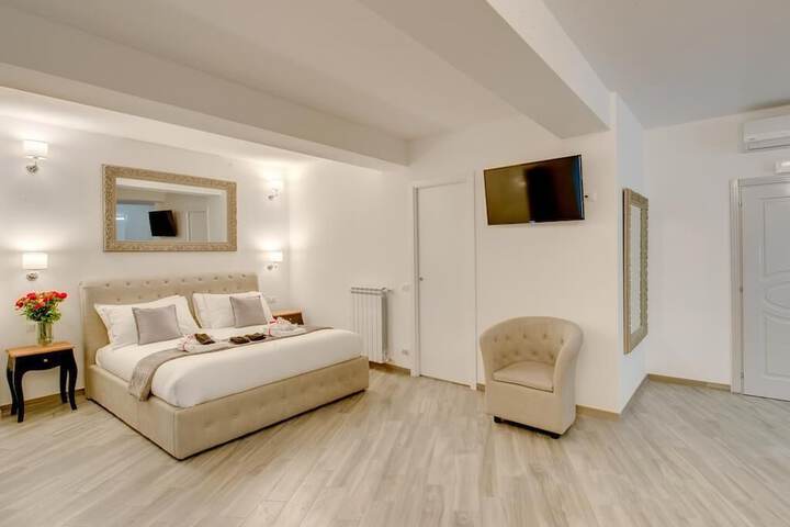 Room 9 of 16