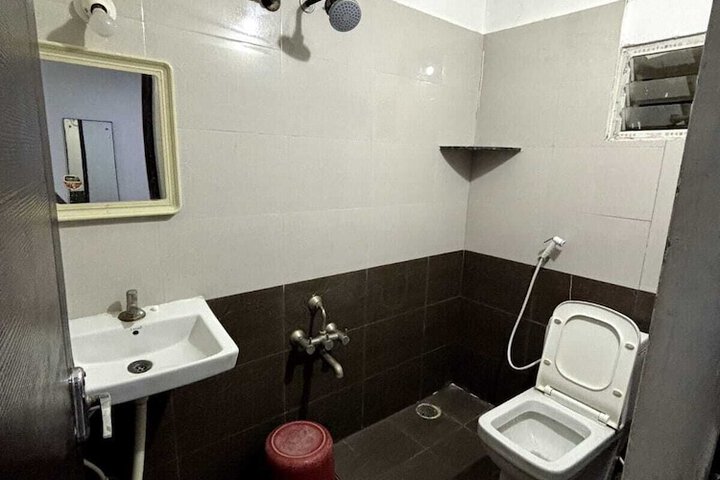 Room 16 of 22