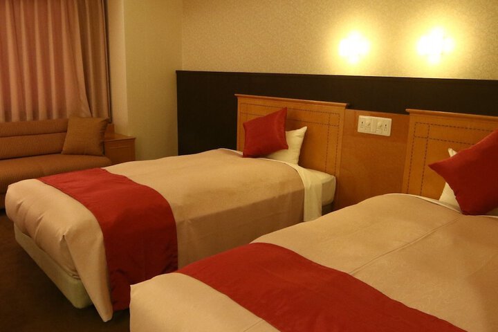 Room 14 of 37