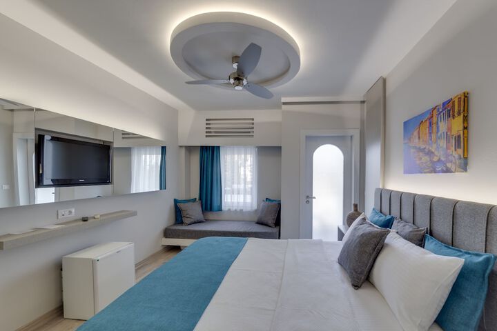 Room 7 of 51