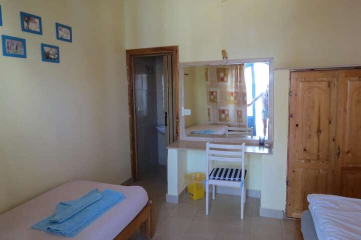 Room 3 of 87