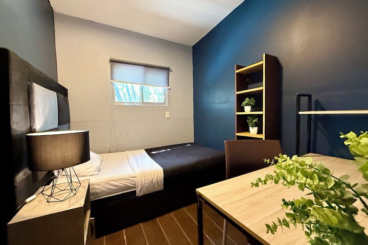 Room 5 of 25