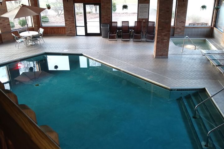 Pool 17 of 30