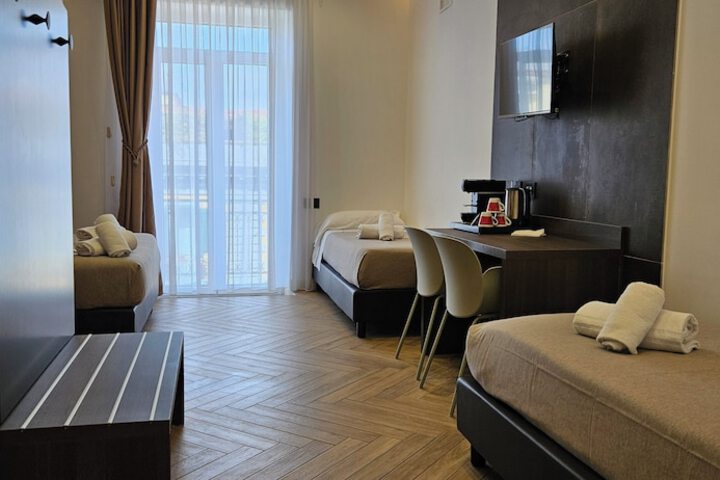 Room 19 of 38