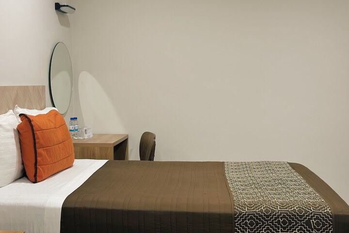 Room 52 of 87