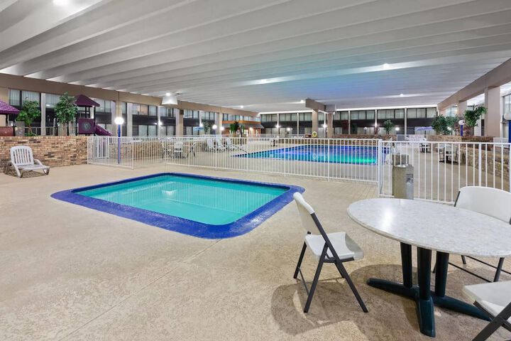 Pools & Facilities