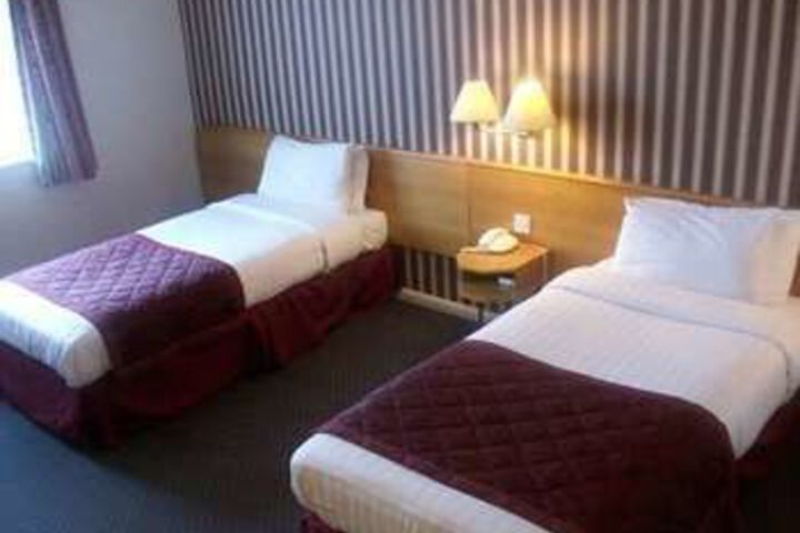 Room 5 of 12