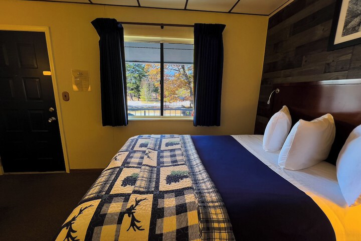 Room 26 of 54