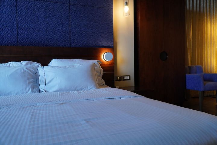 Room 15 of 65