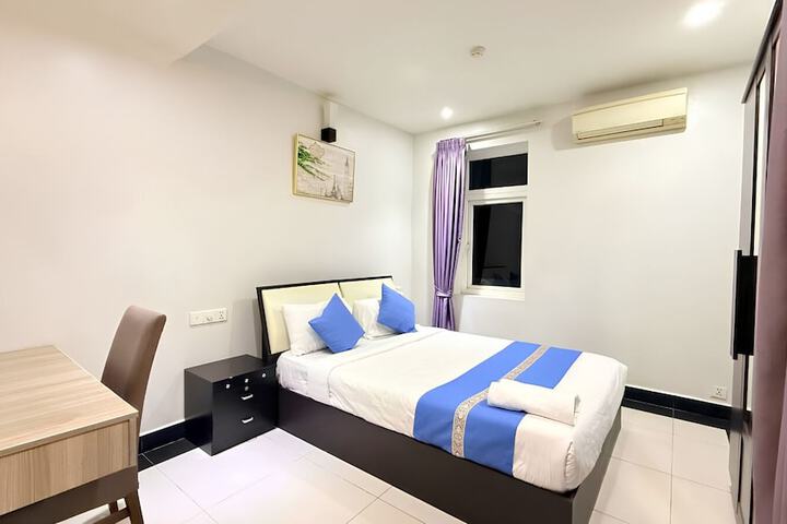 Room 9 of 24