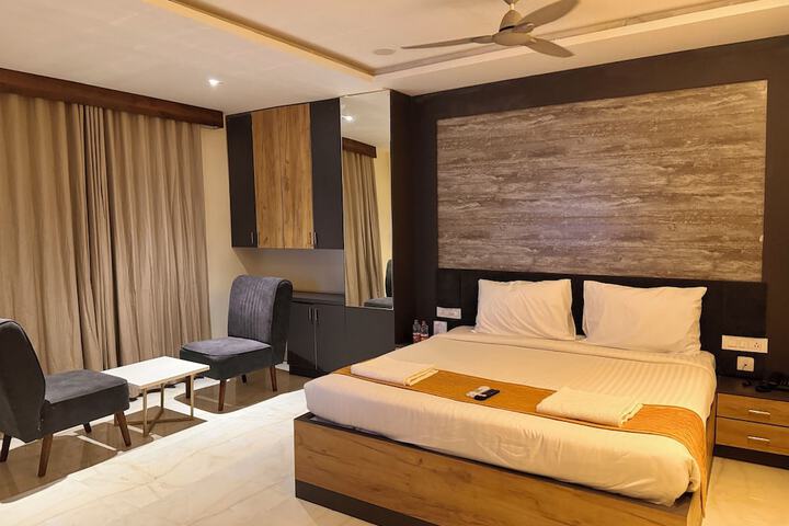 Room 2 of 15