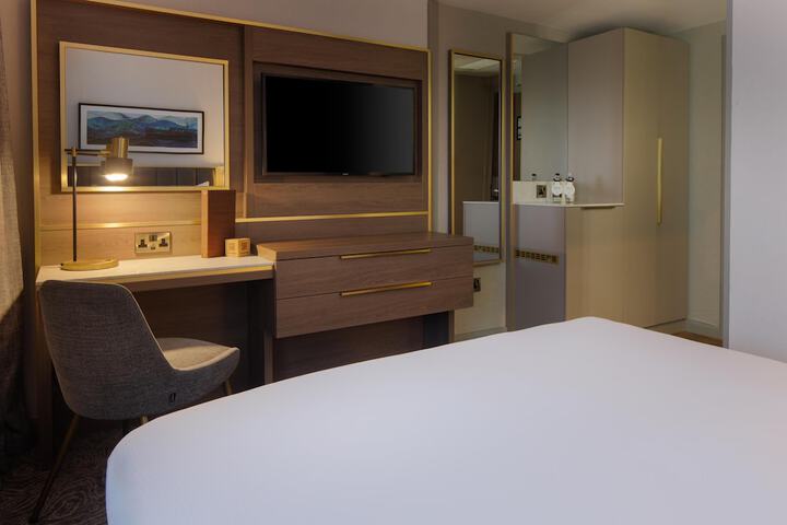 Room 28 of 160